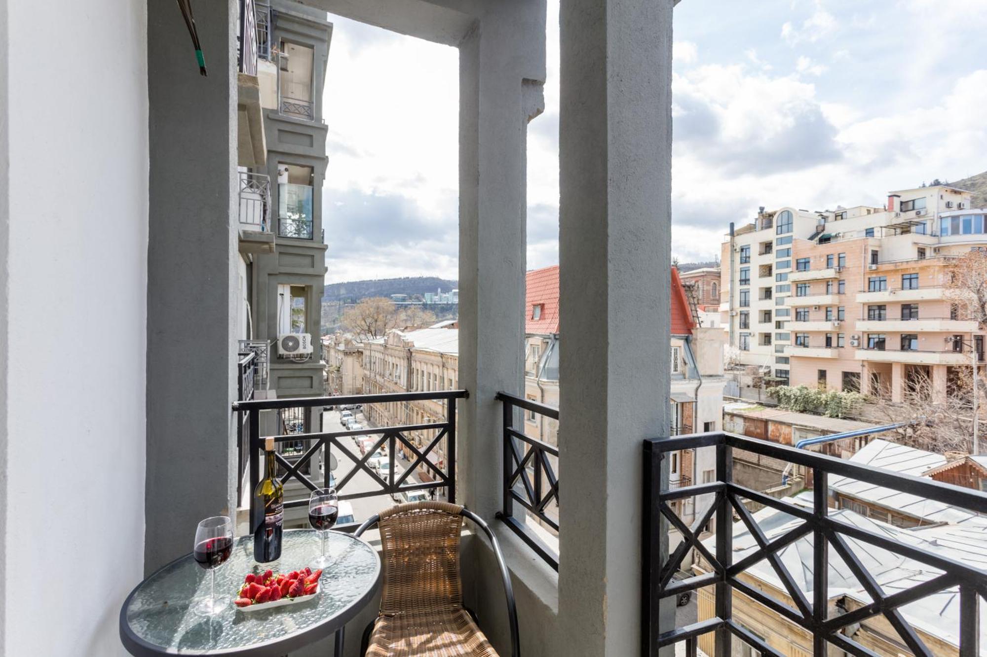 Tbilisi Apartment Ll Bagian luar foto